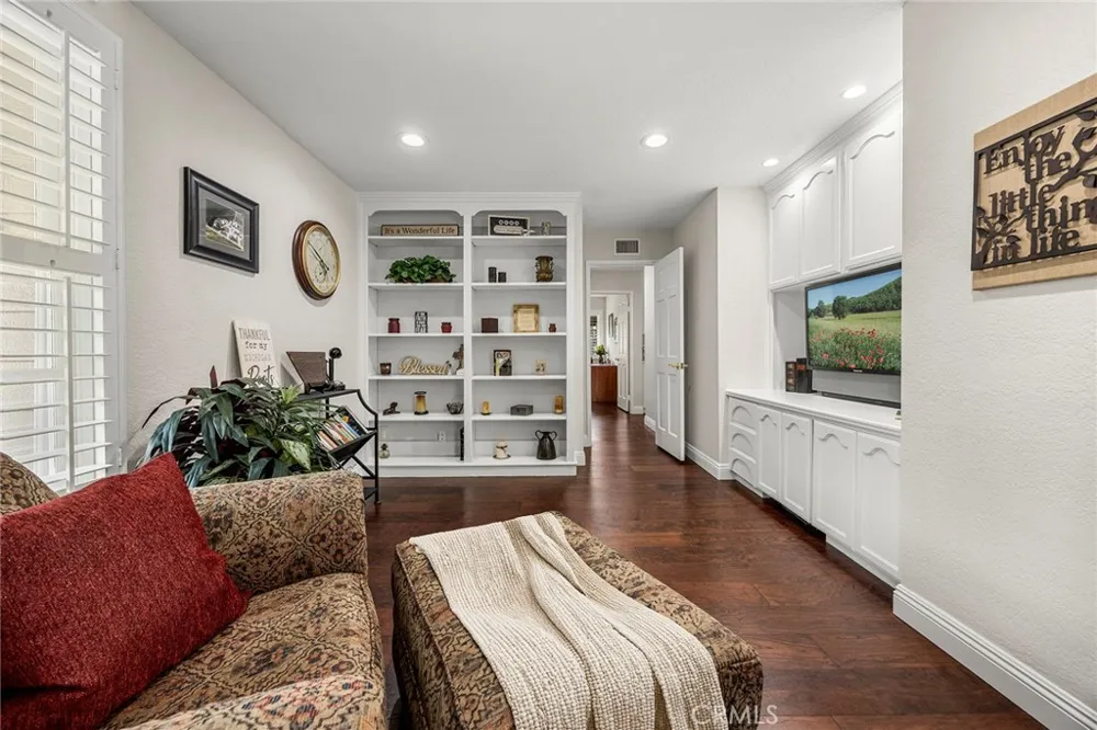 5329 Brentwood Yorba Linda, CA 92887