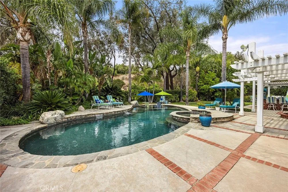 5329 Brentwood Yorba Linda, CA 92887