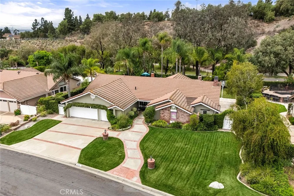 5329 Brentwood Yorba Linda, CA 92887