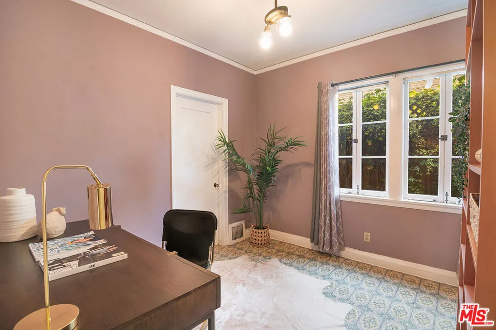 130 Catalina Street Los Angeles, CA 90004