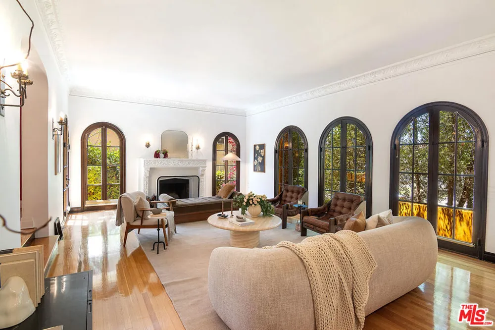 130 Catalina Street Los Angeles, CA 90004
