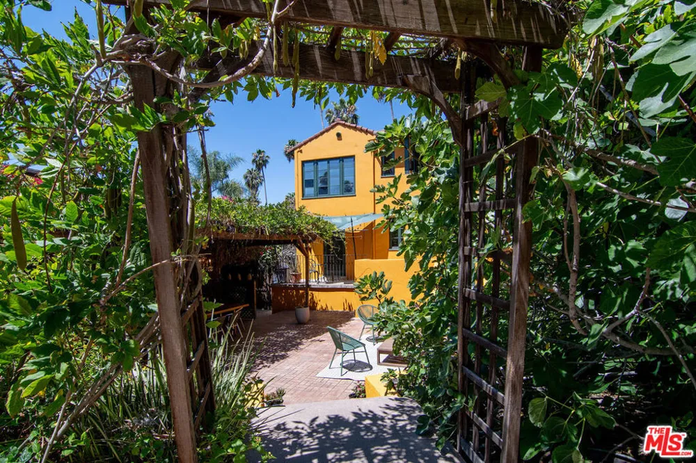 130 Catalina Street Los Angeles, CA 90004