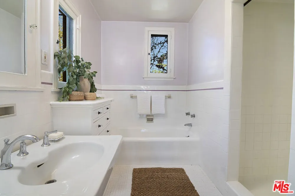 130 Catalina Street Los Angeles, CA 90004