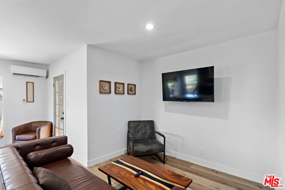 6744 Mulholland Drive Los Angeles, CA 90068