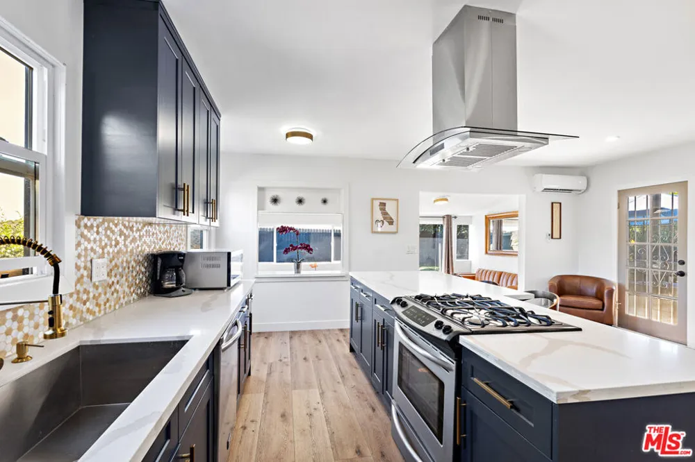 6744 Mulholland Drive Los Angeles, CA 90068