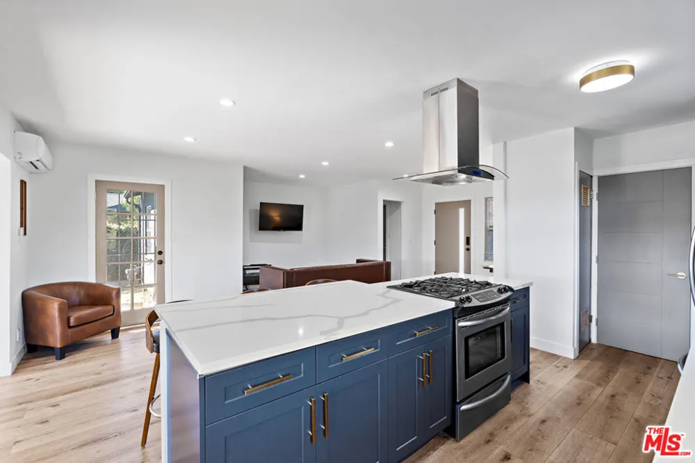 6744 Mulholland Drive Los Angeles, CA 90068