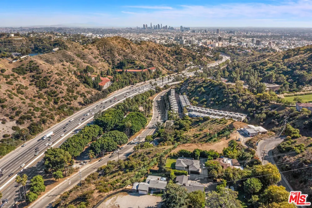 6744 Mulholland Drive Los Angeles, CA 90068
