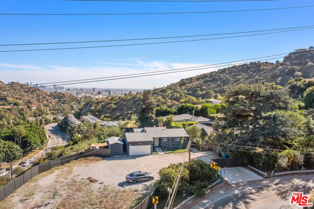 6744 Mulholland Drive Los Angeles, CA 90068