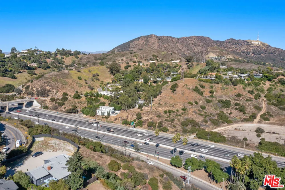 6744 Mulholland Drive Los Angeles, CA 90068