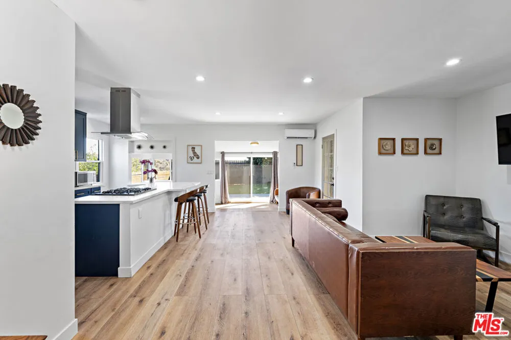 6744 Mulholland Drive Los Angeles, CA 90068