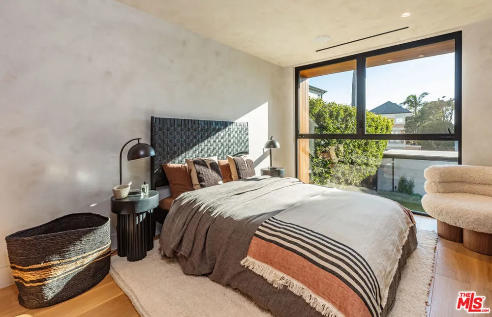 23505 Malibu Colony Road Malibu, CA 90265