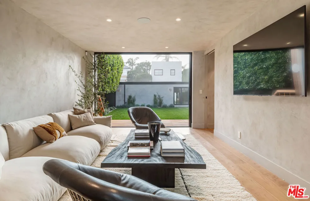 23505 Malibu Colony Road Malibu, CA 90265