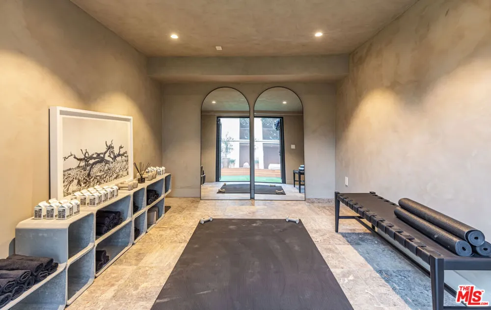 23505 Malibu Colony Road Malibu, CA 90265