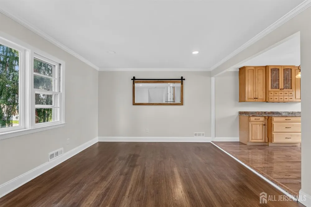 51 Charlotte Street Carteret, NJ 07008