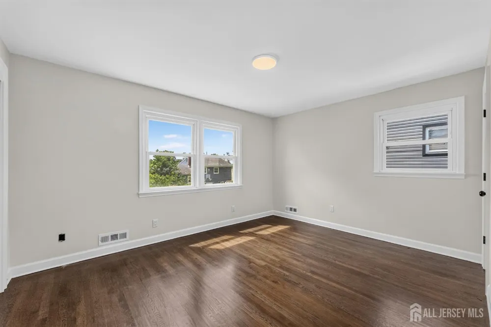 51 Charlotte Street Carteret, NJ 07008
