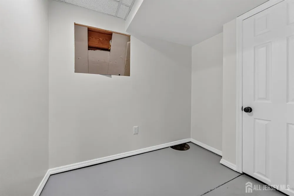 51 Charlotte Street Carteret, NJ 07008