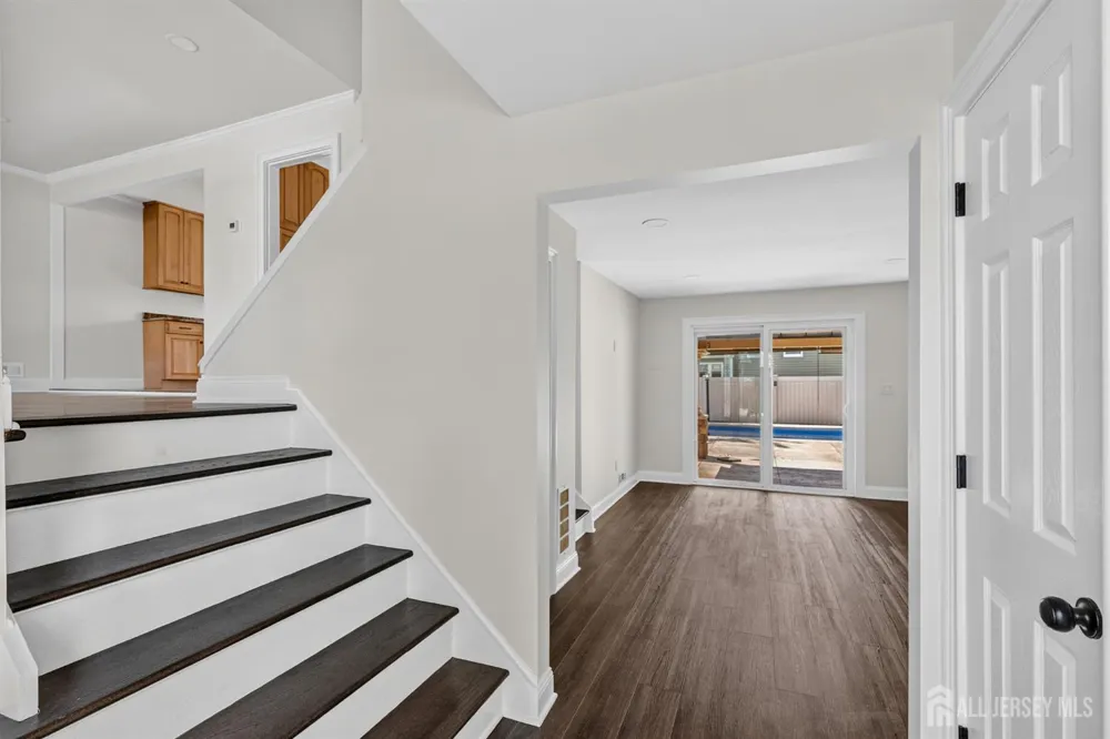 51 Charlotte Street Carteret, NJ 07008