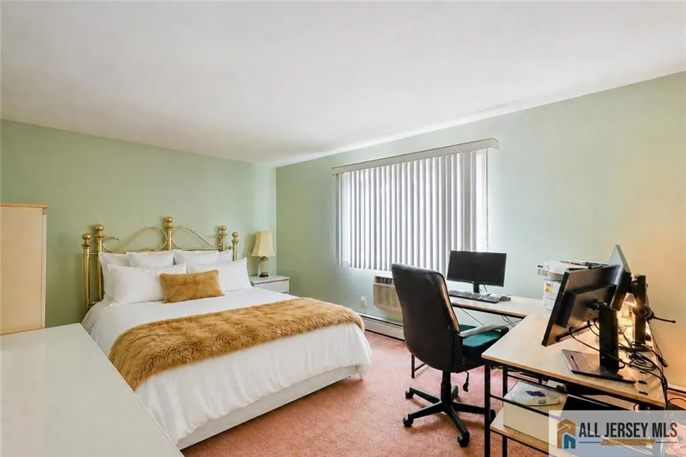 621 Cricket Lane #621 Woodbridge Proper, NJ 07095