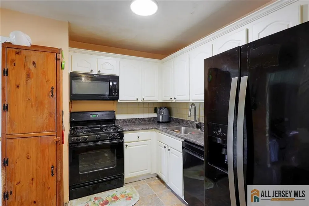 621 Cricket Lane #621 Woodbridge Proper, NJ 07095