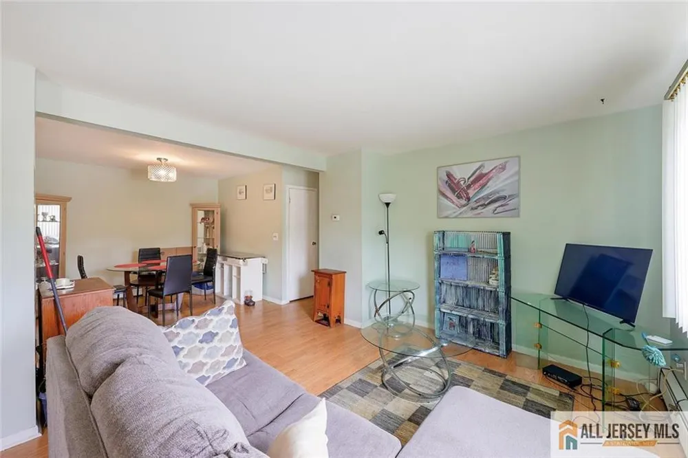 621 Cricket Lane #621 Woodbridge Proper, NJ 07095