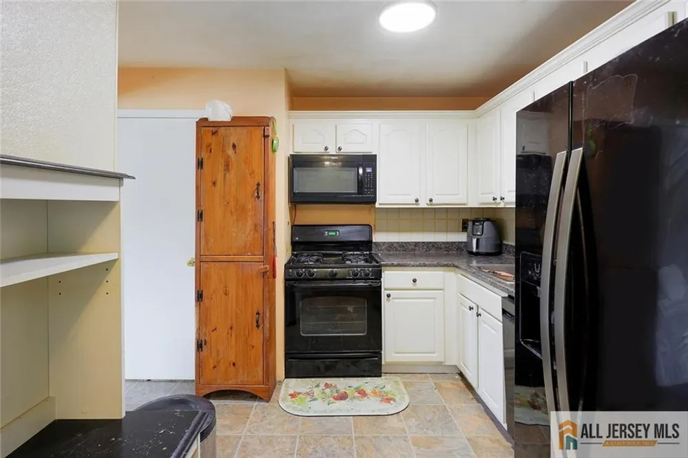 621 Cricket Lane #621 Woodbridge Proper, NJ 07095