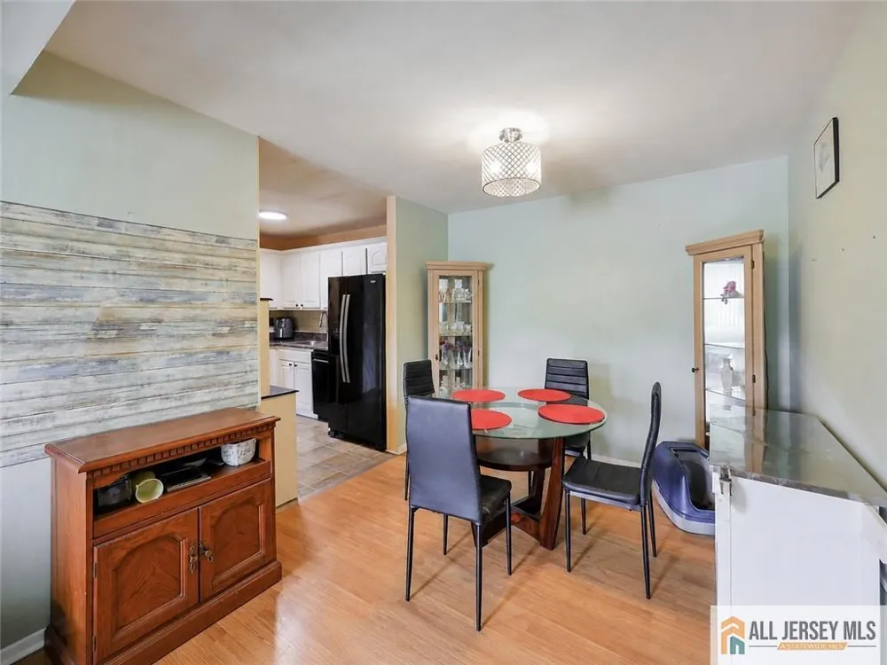 621 Cricket Lane #621 Woodbridge Proper, NJ 07095