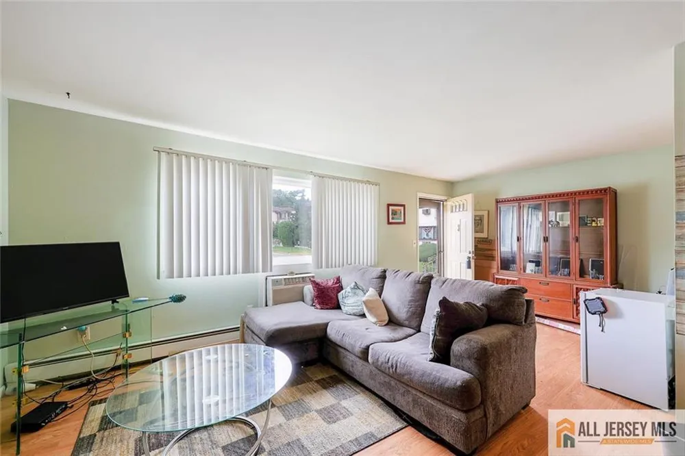 621 Cricket Lane #621 Woodbridge Proper, NJ 07095