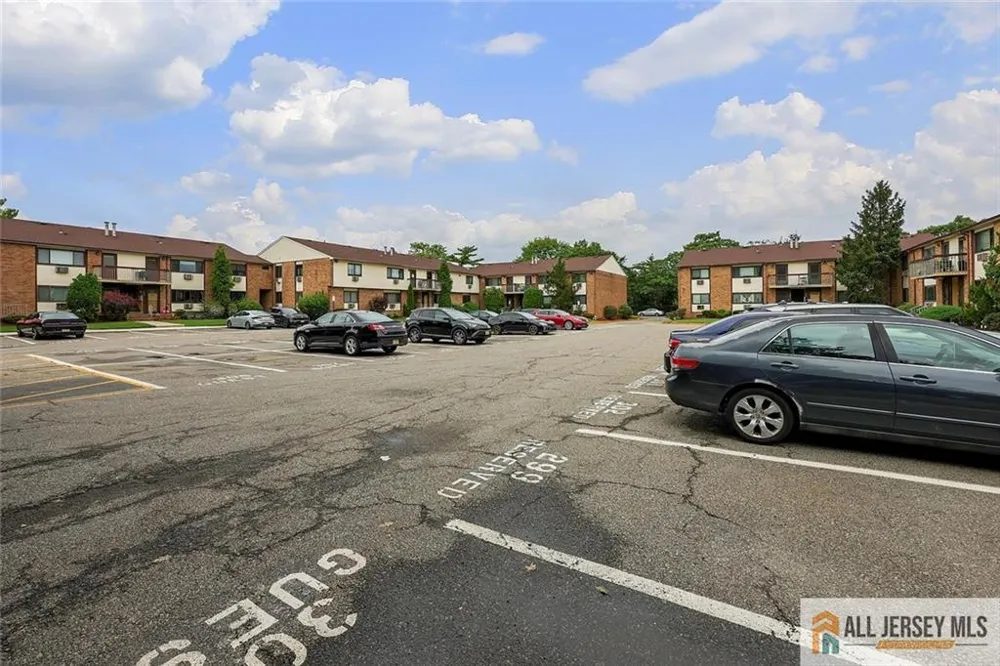 621 Cricket Lane #621 Woodbridge Proper, NJ 07095
