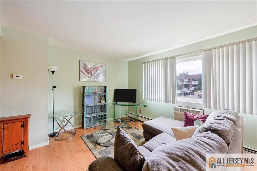 621 Cricket Lane #621 Woodbridge Proper, NJ 07095