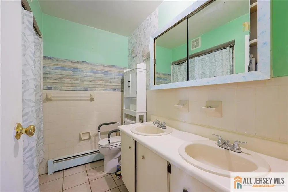 621 Cricket Lane #621 Woodbridge Proper, NJ 07095