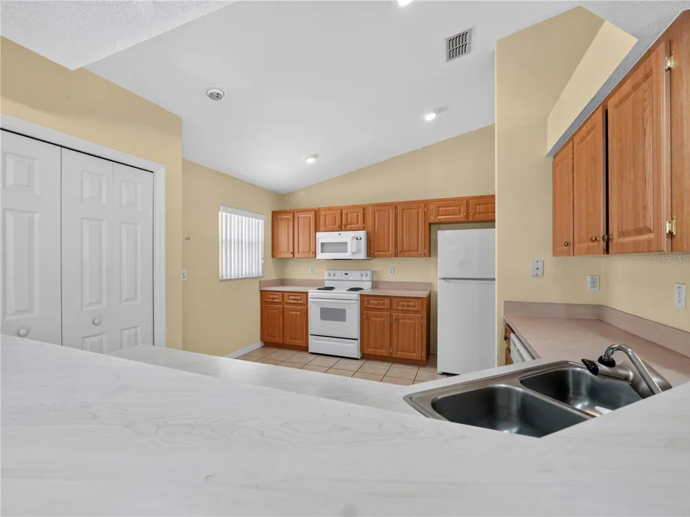118 WATERVIEW CIRCLE Auburndale, FL 33823