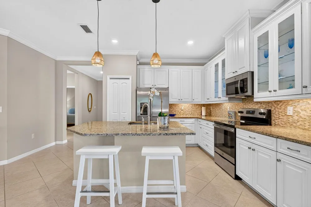 7108 PLAYA BELLA DRIVE Bradenton, FL 34209