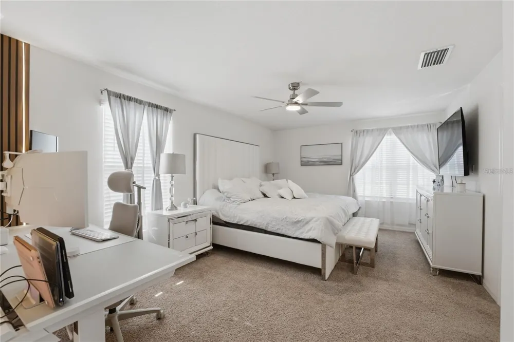 6825 WILSON HAMMOCK AVENUE Groveland, FL 34736