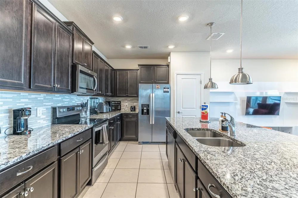 3713 PACIFIC LANE Davenport, FL 33897