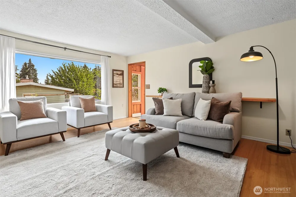 19127 80th Avenue W Edmonds, WA 98026