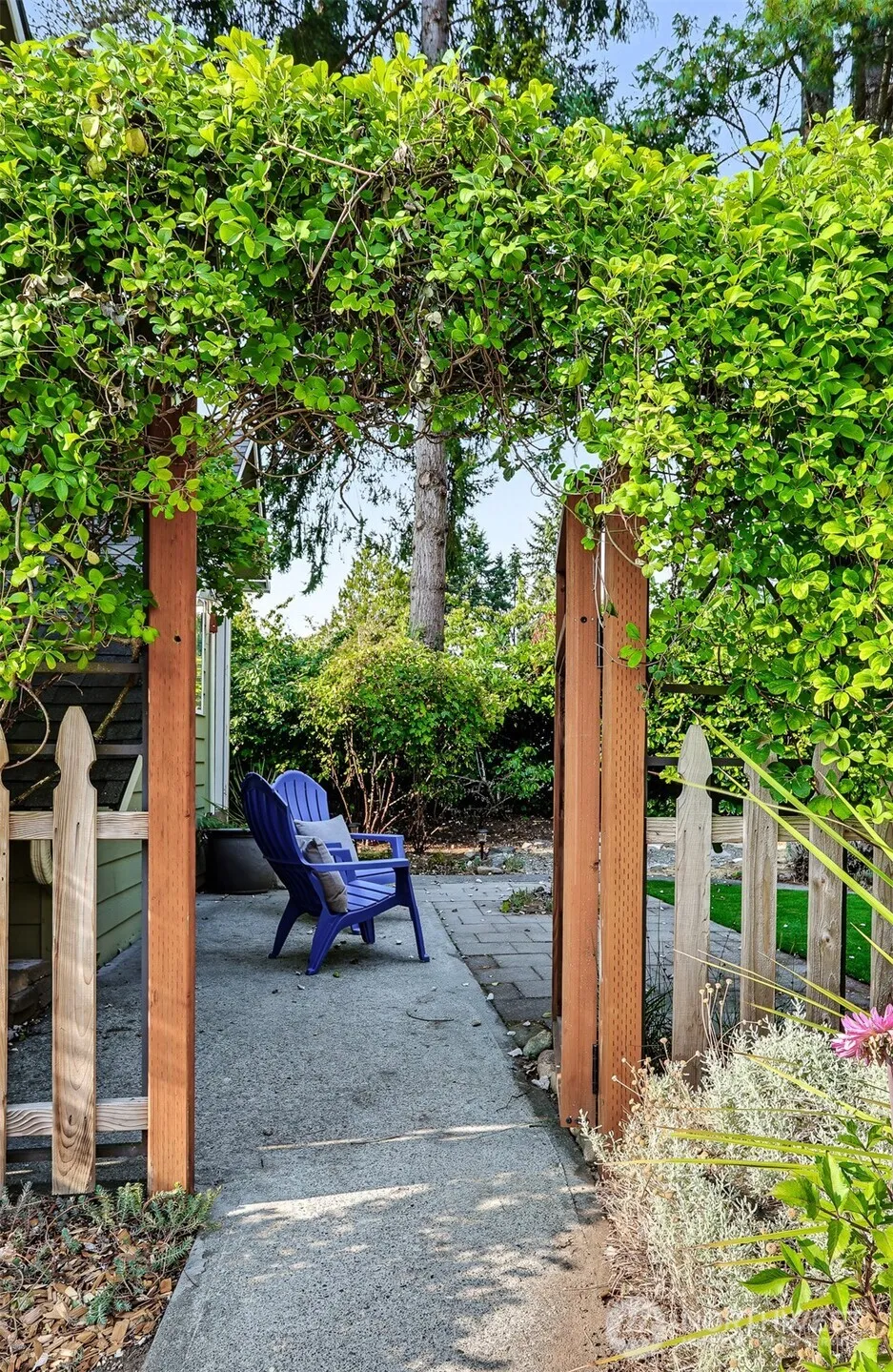 19127 80th Avenue W Edmonds, WA 98026
