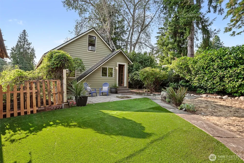 19127 80th Avenue W Edmonds, WA 98026