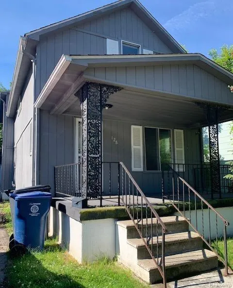 128 E Lakeview Avenue Flint City, MI 48503