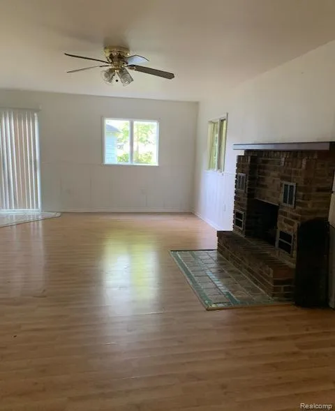 128 E Lakeview Avenue Flint City, MI 48503