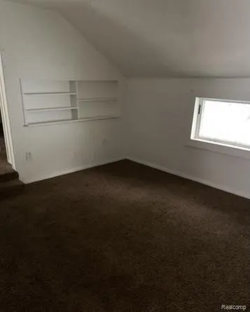 128 E Lakeview Avenue Flint City, MI 48503