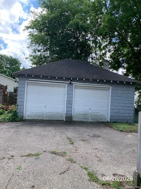 128 E Lakeview Avenue Flint City, MI 48503