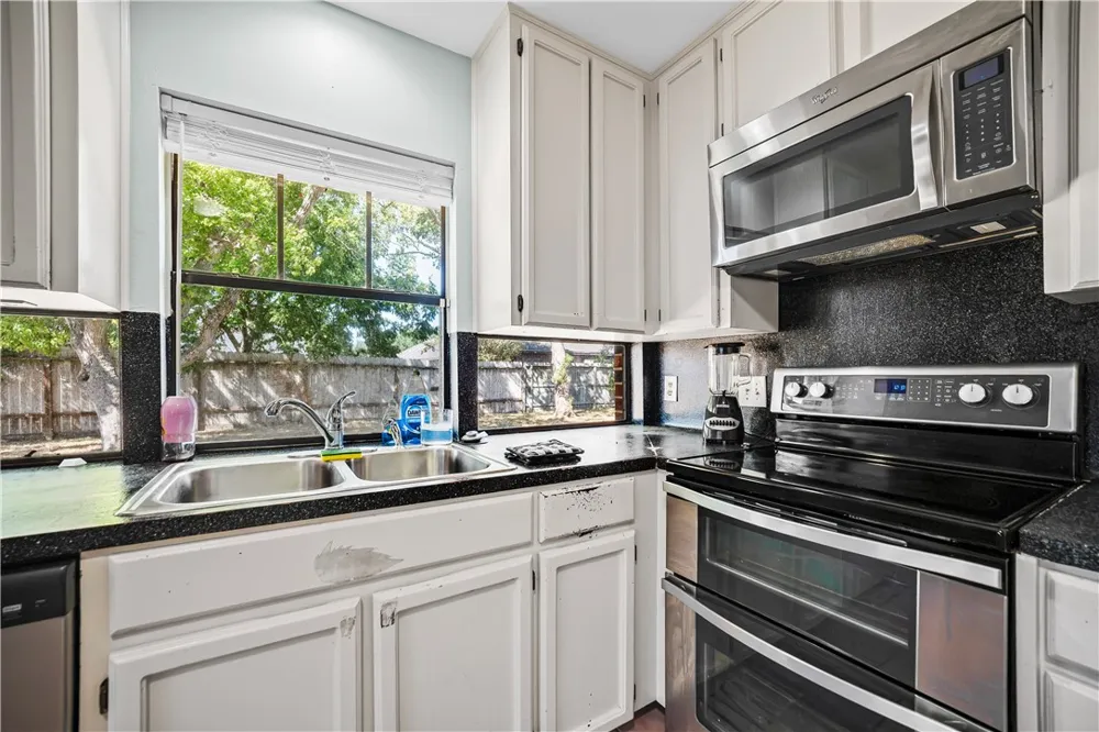 3430 Picadilly Corpus Christi, TX 78414