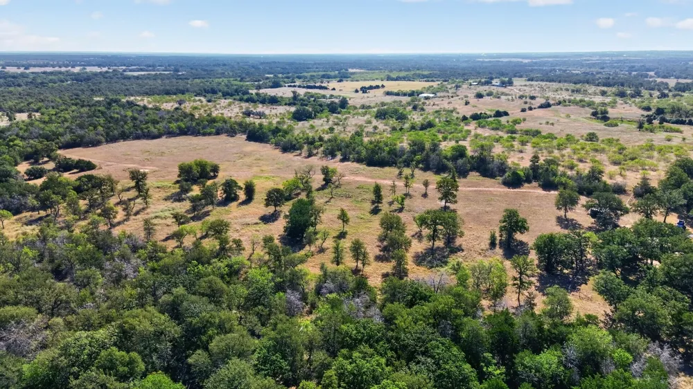 986 High Grove Road Cedar Creek, TX 78612