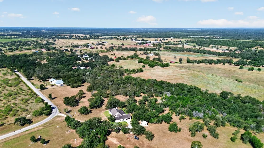 986 High Grove Road Cedar Creek, TX 78612