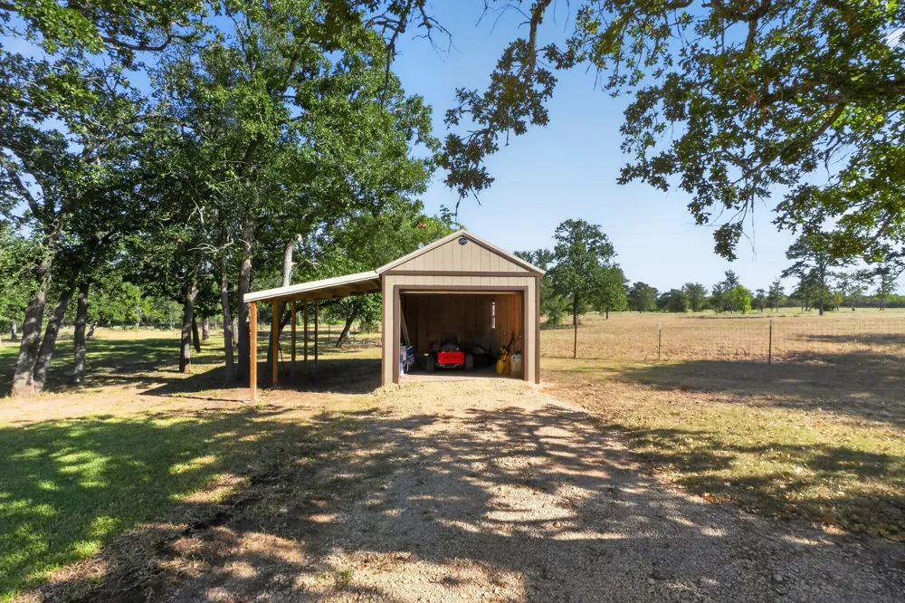 986 High Grove Road Cedar Creek, TX 78612