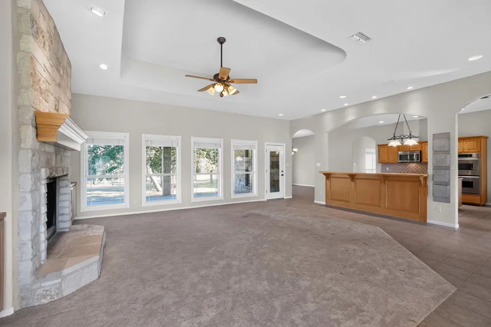 986 High Grove Road Cedar Creek, TX 78612