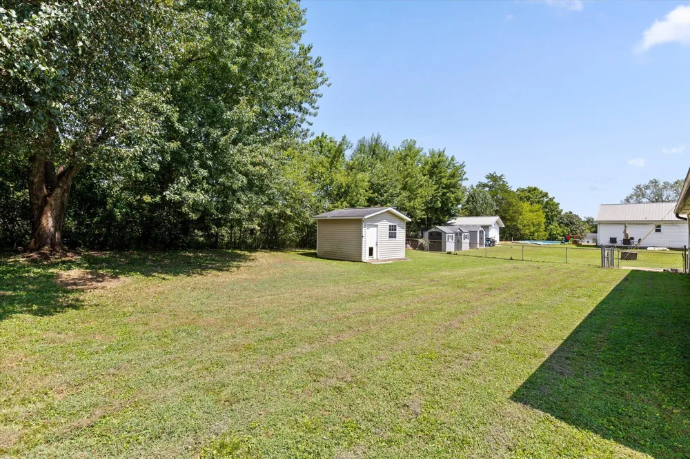 1389 Meadowood Drive Hixson, TN 37343