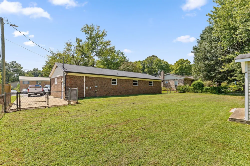 1389 Meadowood Drive Hixson, TN 37343