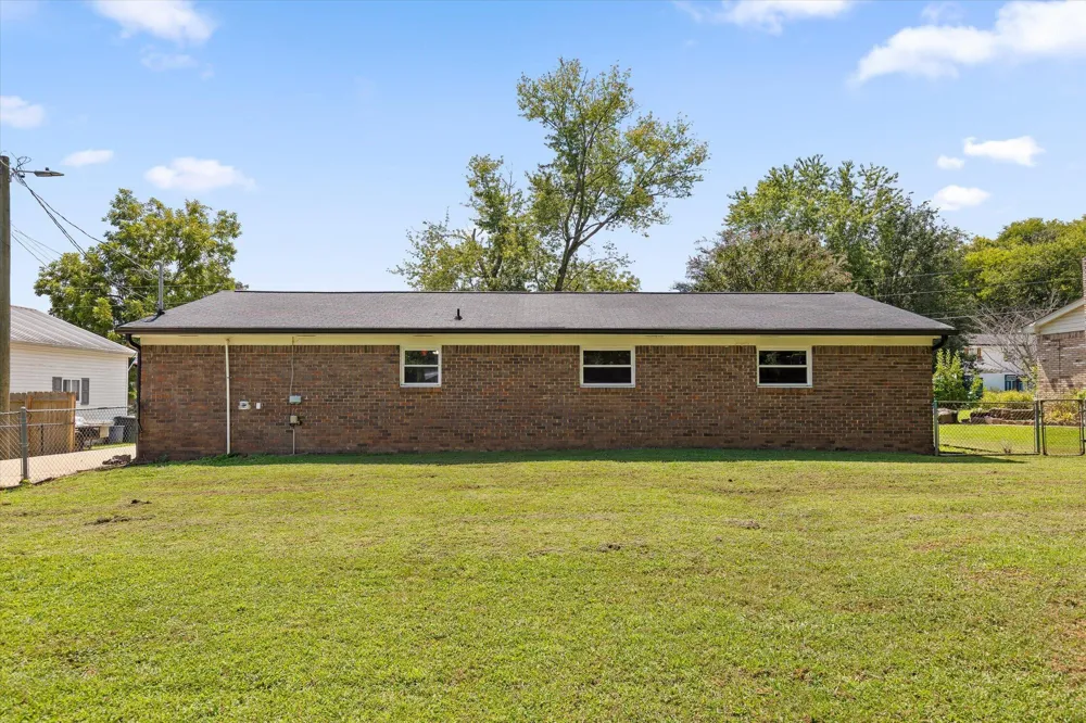1389 Meadowood Drive Hixson, TN 37343