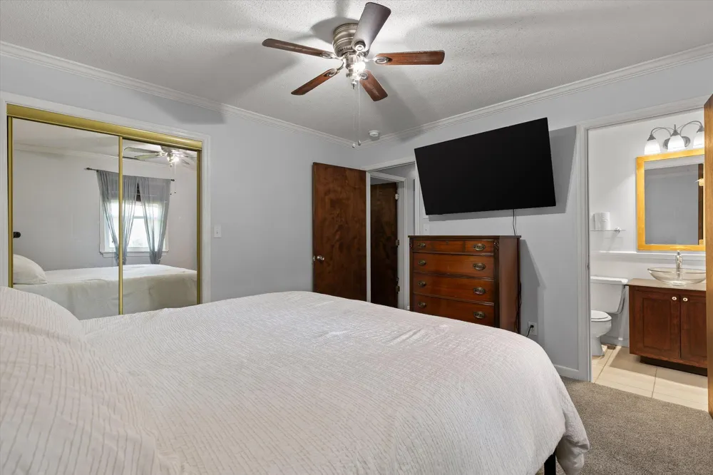 1389 Meadowood Drive Hixson, TN 37343